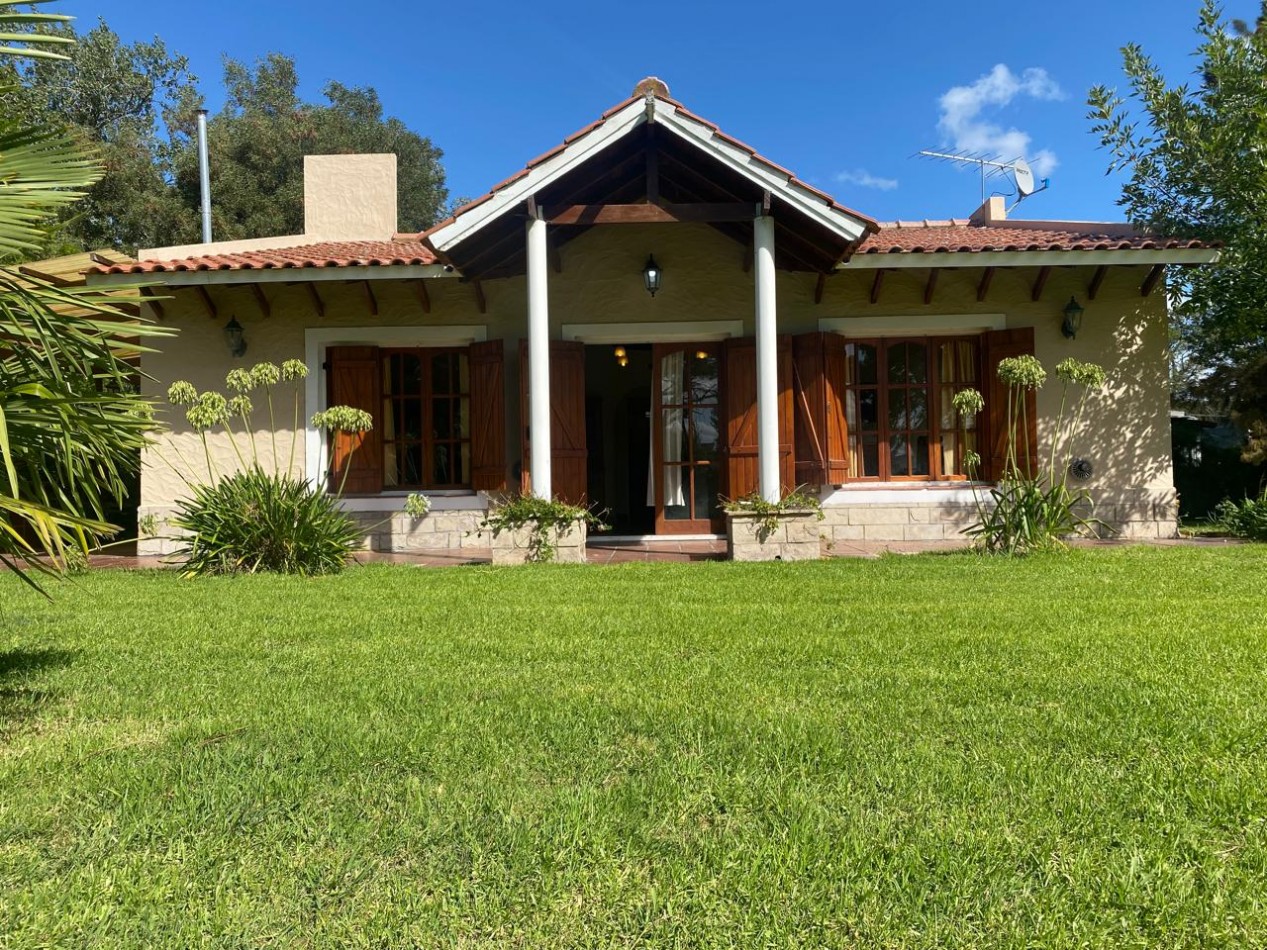 Casa 3 ambientes en Barrio La armonia