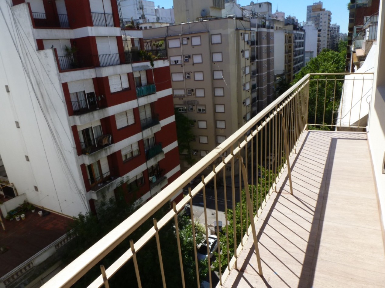 Departamento 3 ambientes al frente con balcon 