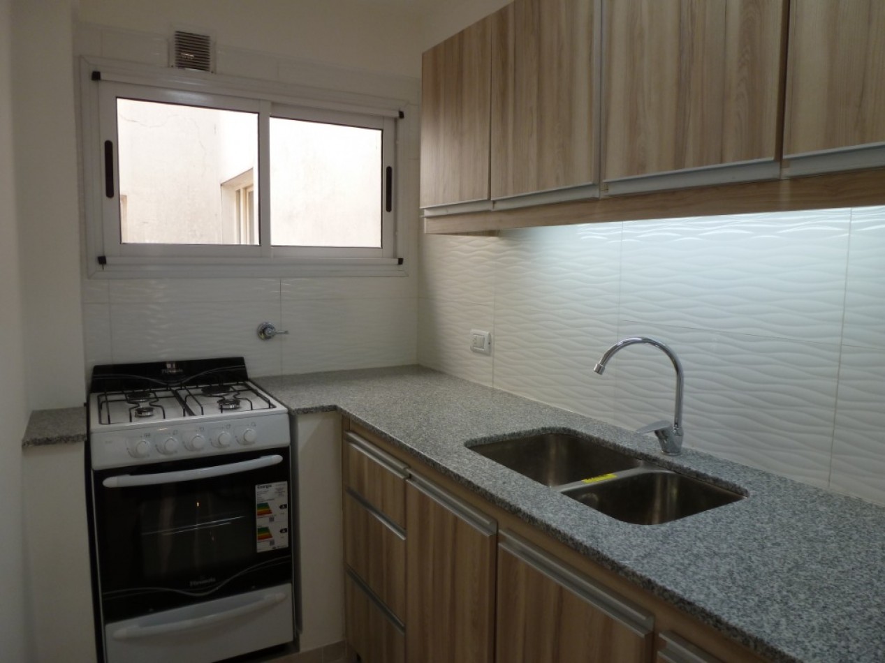 Departamento 3 ambientes al frente con balcon 