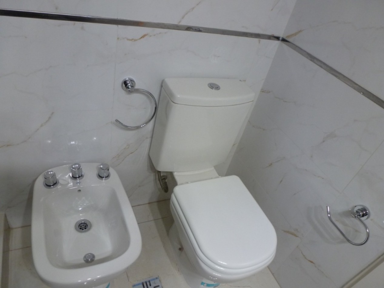 Departamento 3 ambientes al frente con balcon 