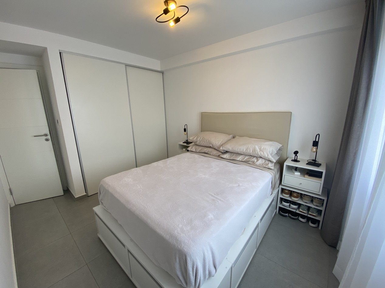 Departamento 2 ambientes amoblado con cochera cubierta a metros de la costa 