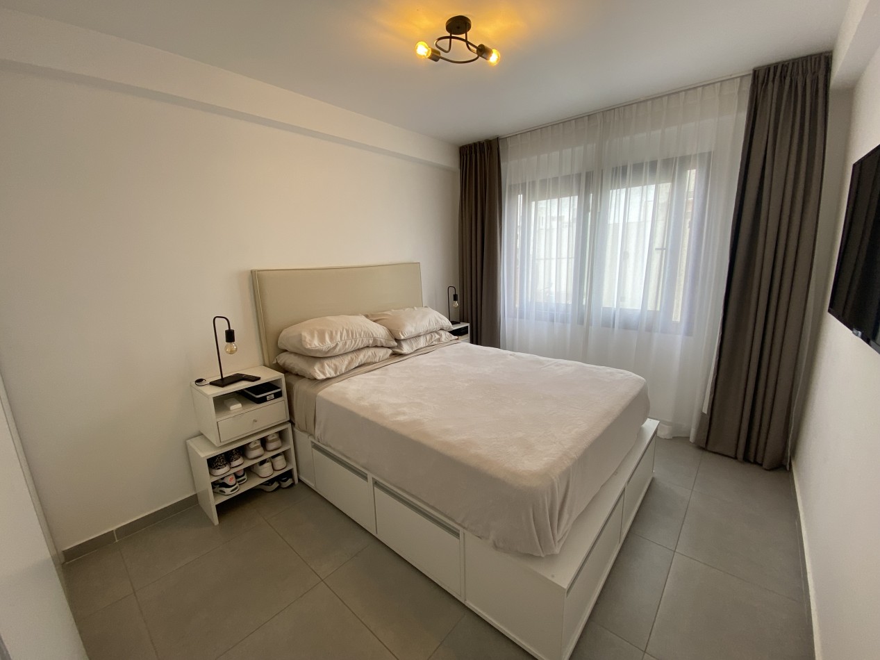 Departamento 2 ambientes amoblado con cochera cubierta a metros de la costa 