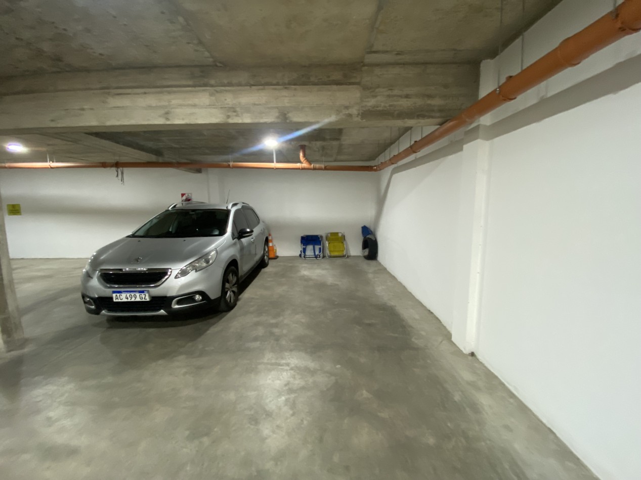 Departamento 2 ambientes amoblado con cochera cubierta a metros de la costa 