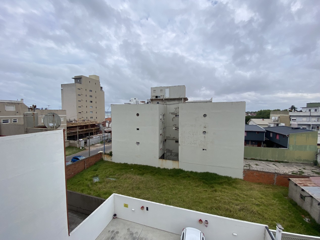 Departamento 2 ambientes amoblado con cochera cubierta a metros de la costa 