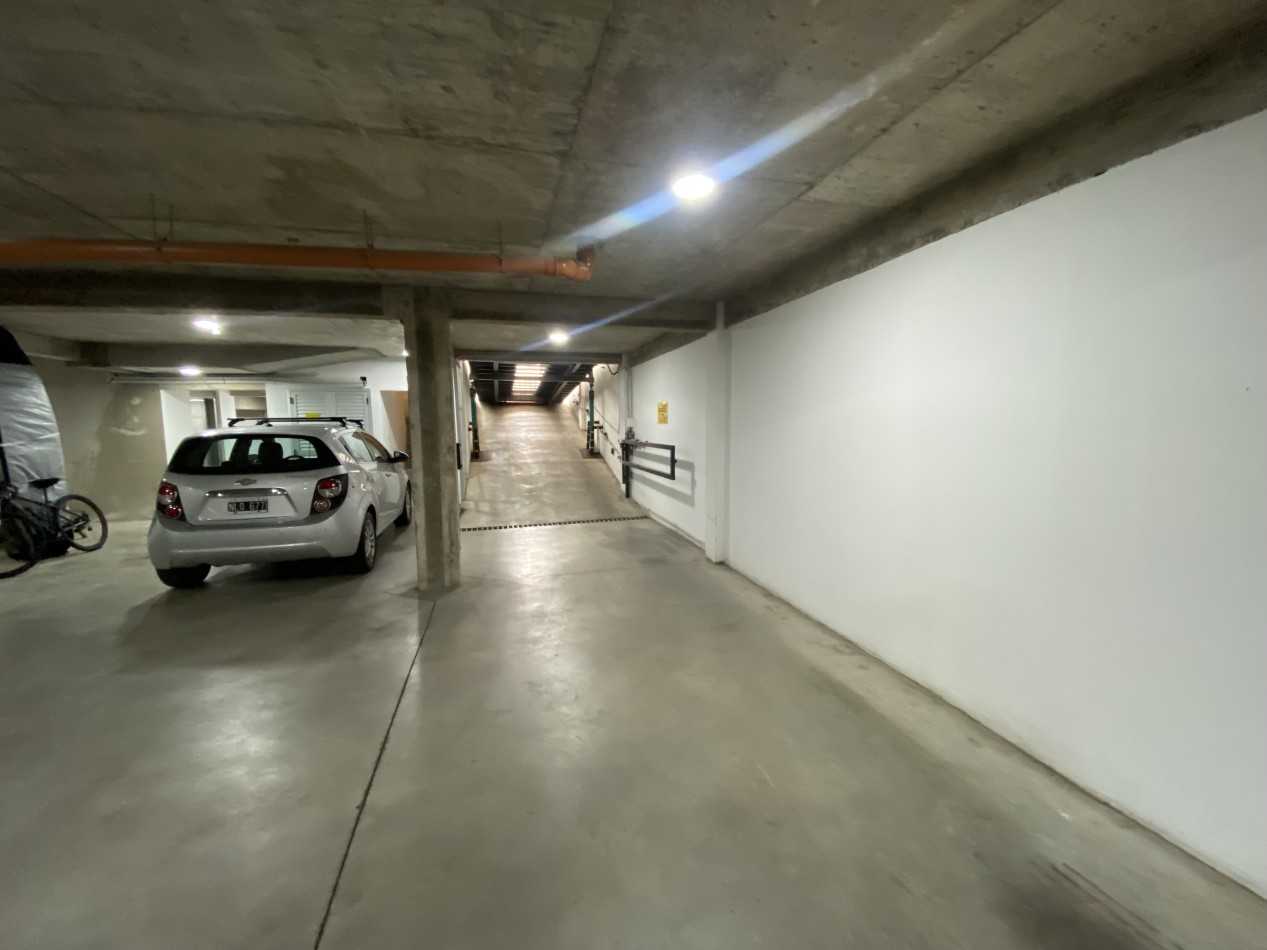 Departamento 2 ambientes amoblado con cochera cubierta a metros de la costa 