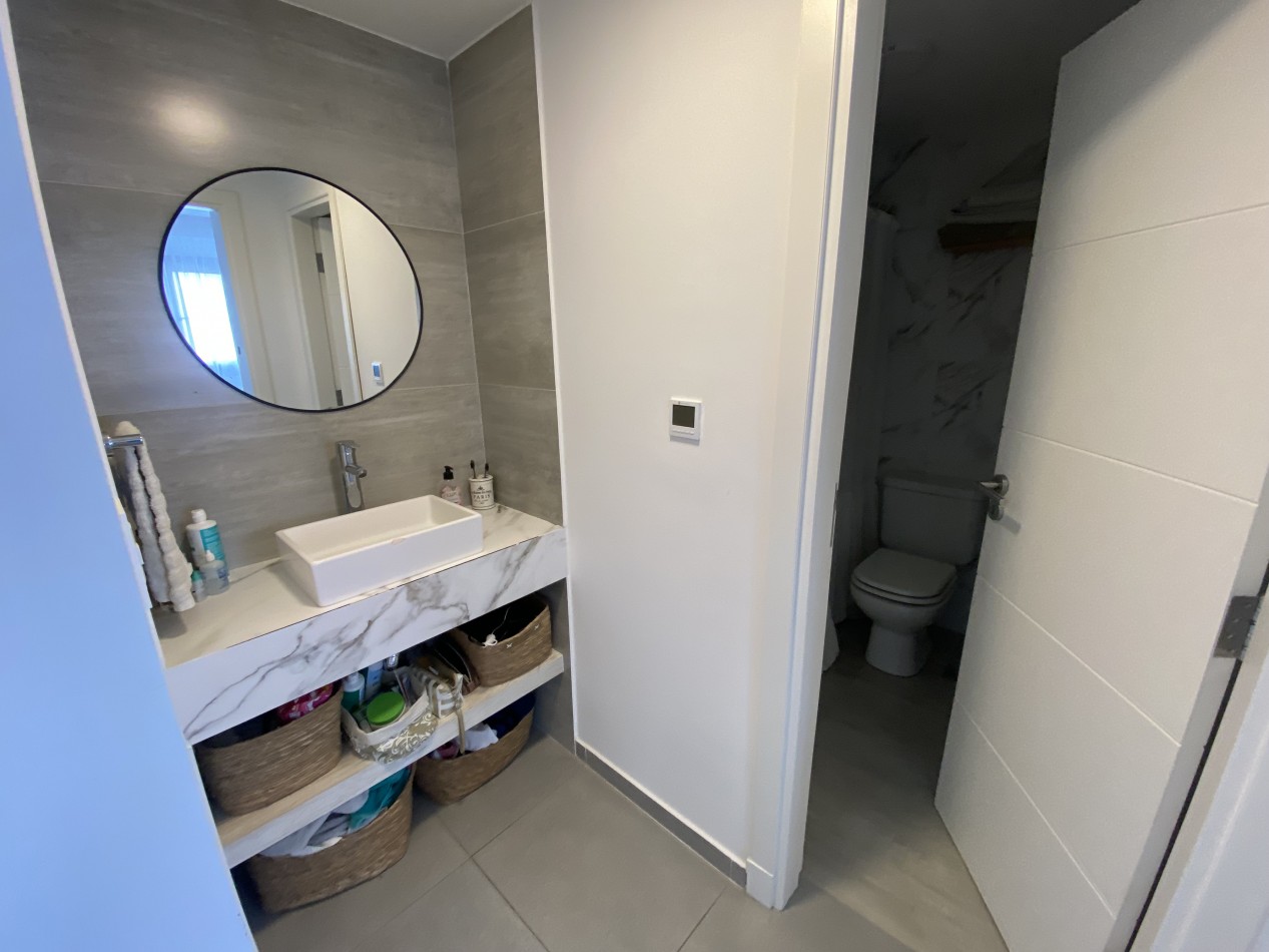 Departamento 2 ambientes amoblado con cochera cubierta a metros de la costa 