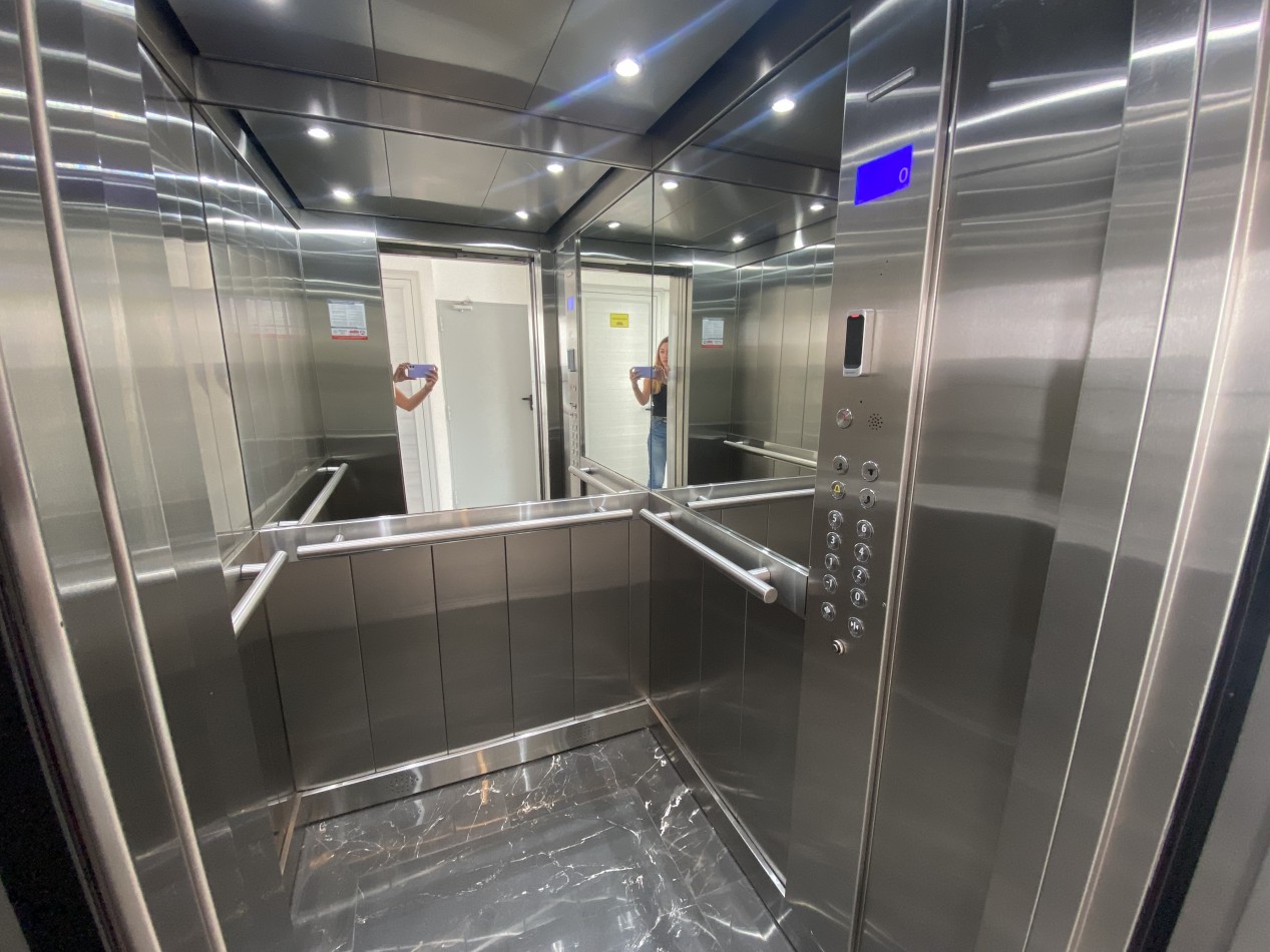 Departamento 2 ambientes amoblado con cochera cubierta a metros de la costa 