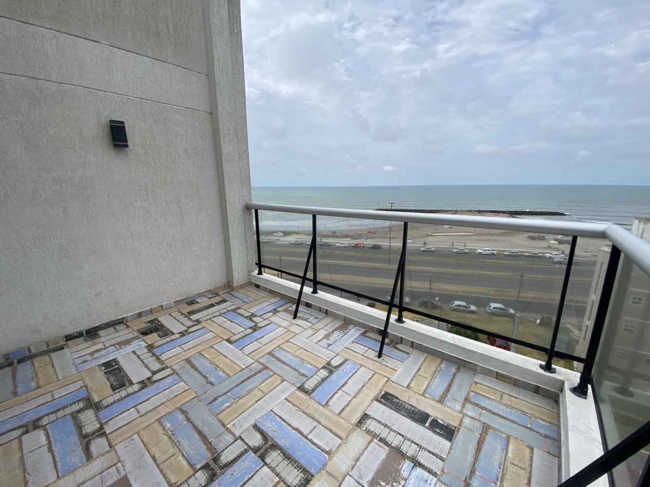 Departamento 2 ambientes amoblado con cochera cubierta a metros de la costa 