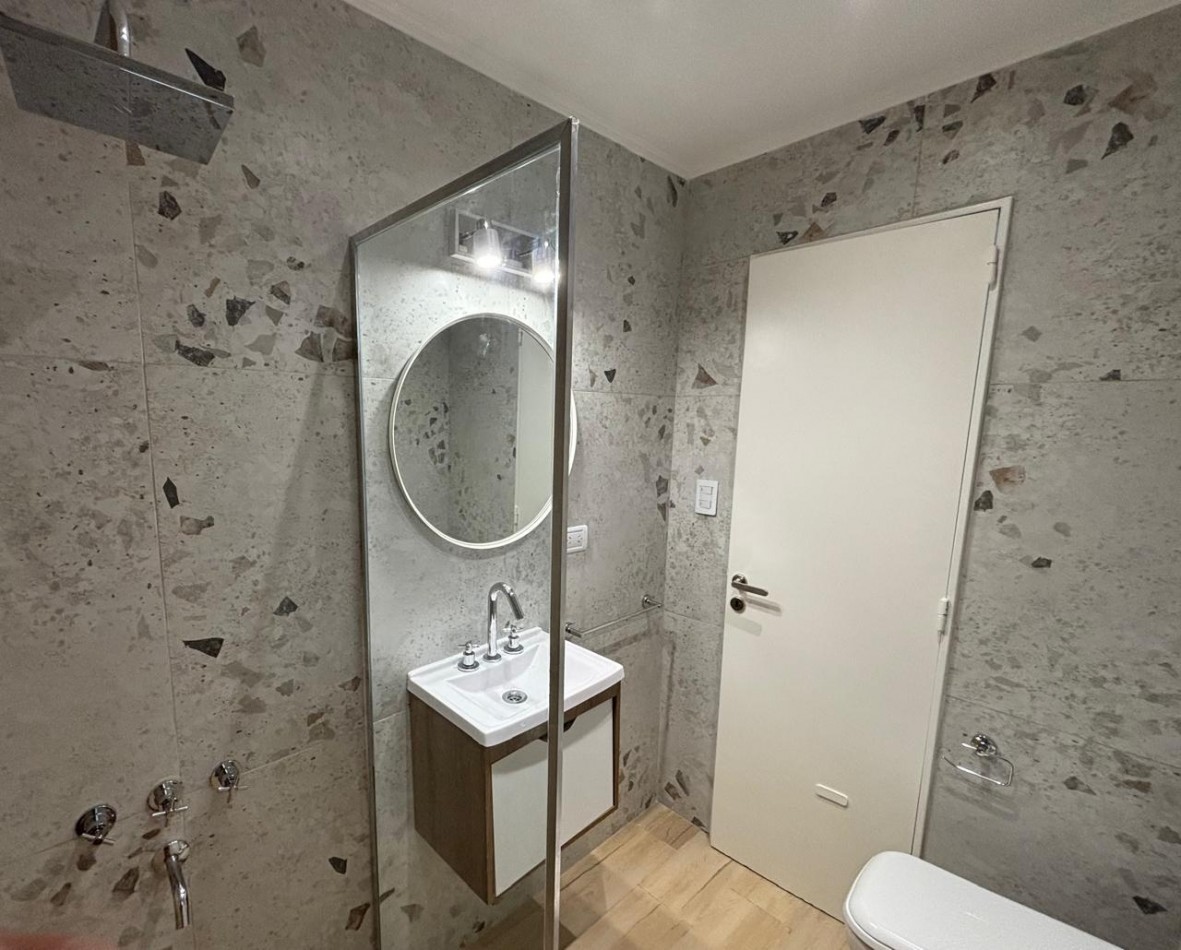 Departamento 2 ambientes al frente con balcon frances reciclado y amoblado