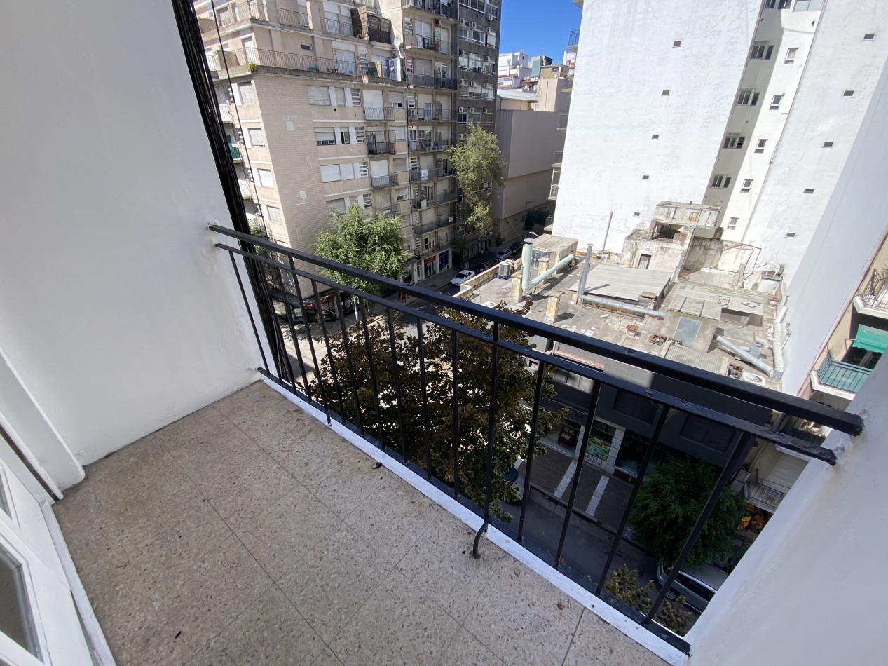 Departamento 1 Ambiente al frente con balcon 