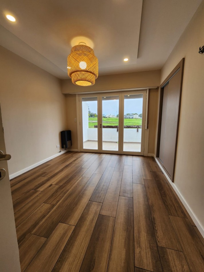 Departamento en duplex 3 ambientes con cochera 