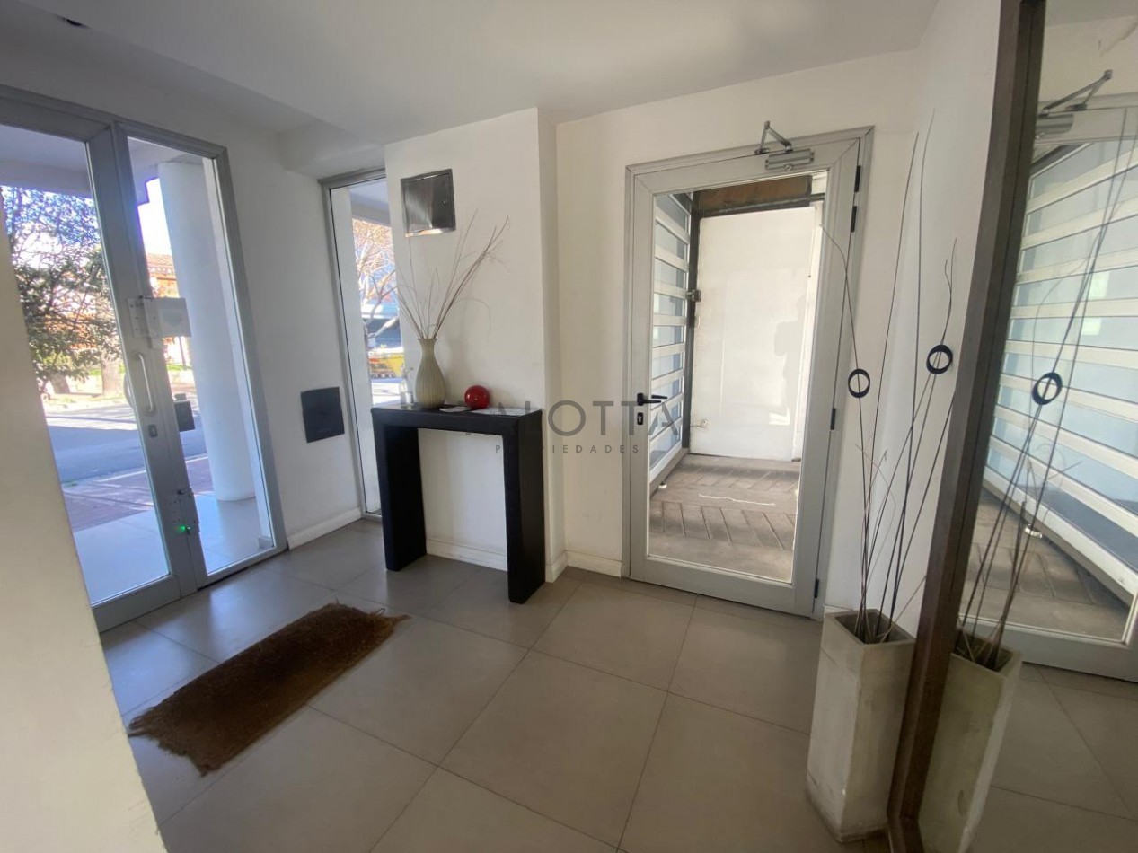 Departamento semipiso 2 ambientes al frente con balcon 