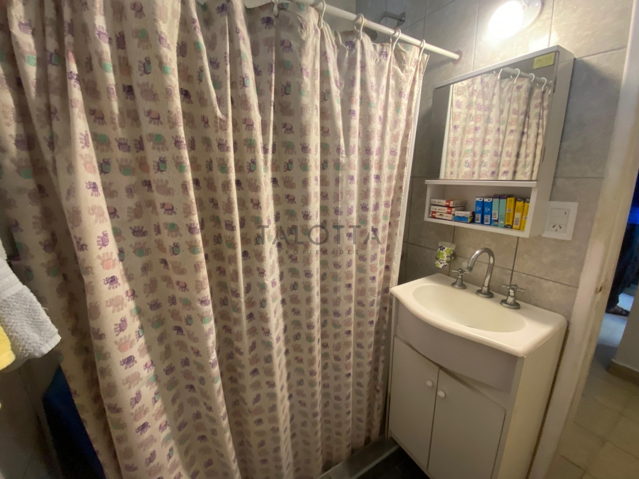 Departamento 2 ambientes con patio 