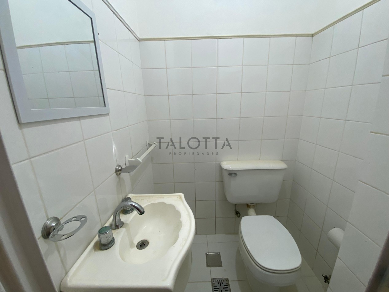 Departamento 4 ambientes con dependencia al frente 