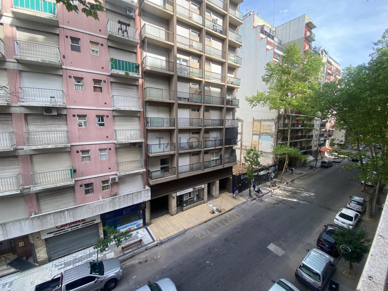 Departamento 2 ambientes al frente con balcon 