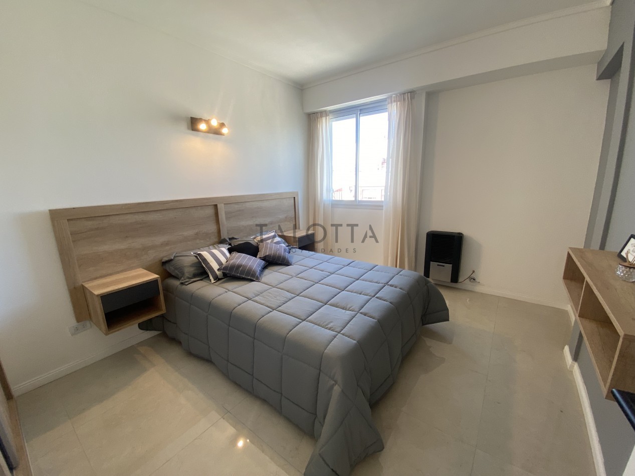 Departamento 2 ambientes con dependencia al frente con balcon frances 