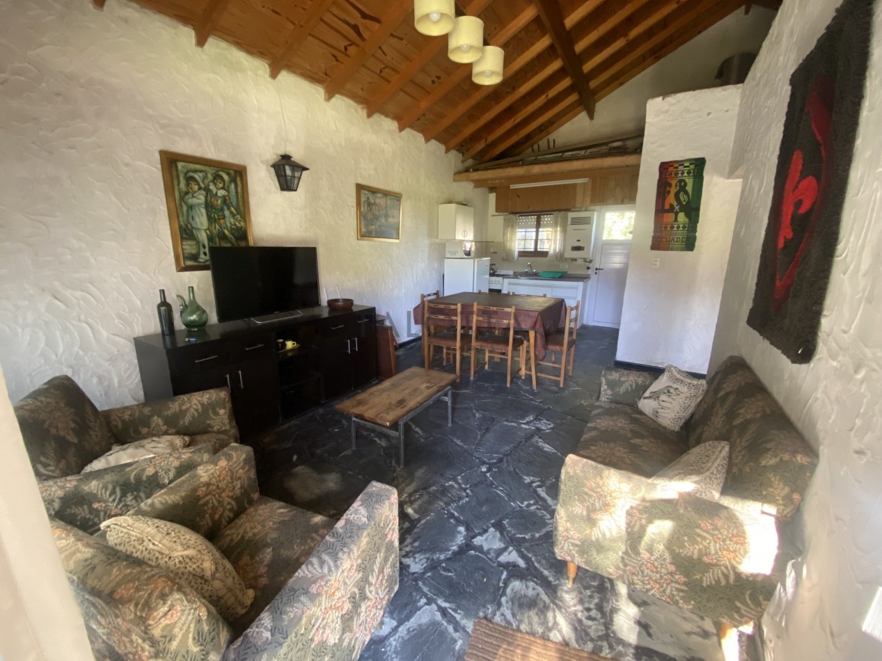 Casa 3 ambientes con parque 