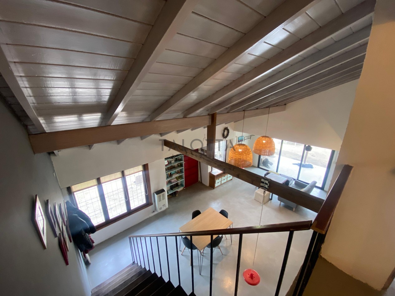 Casa 4 ambientes con parque en Alfar  