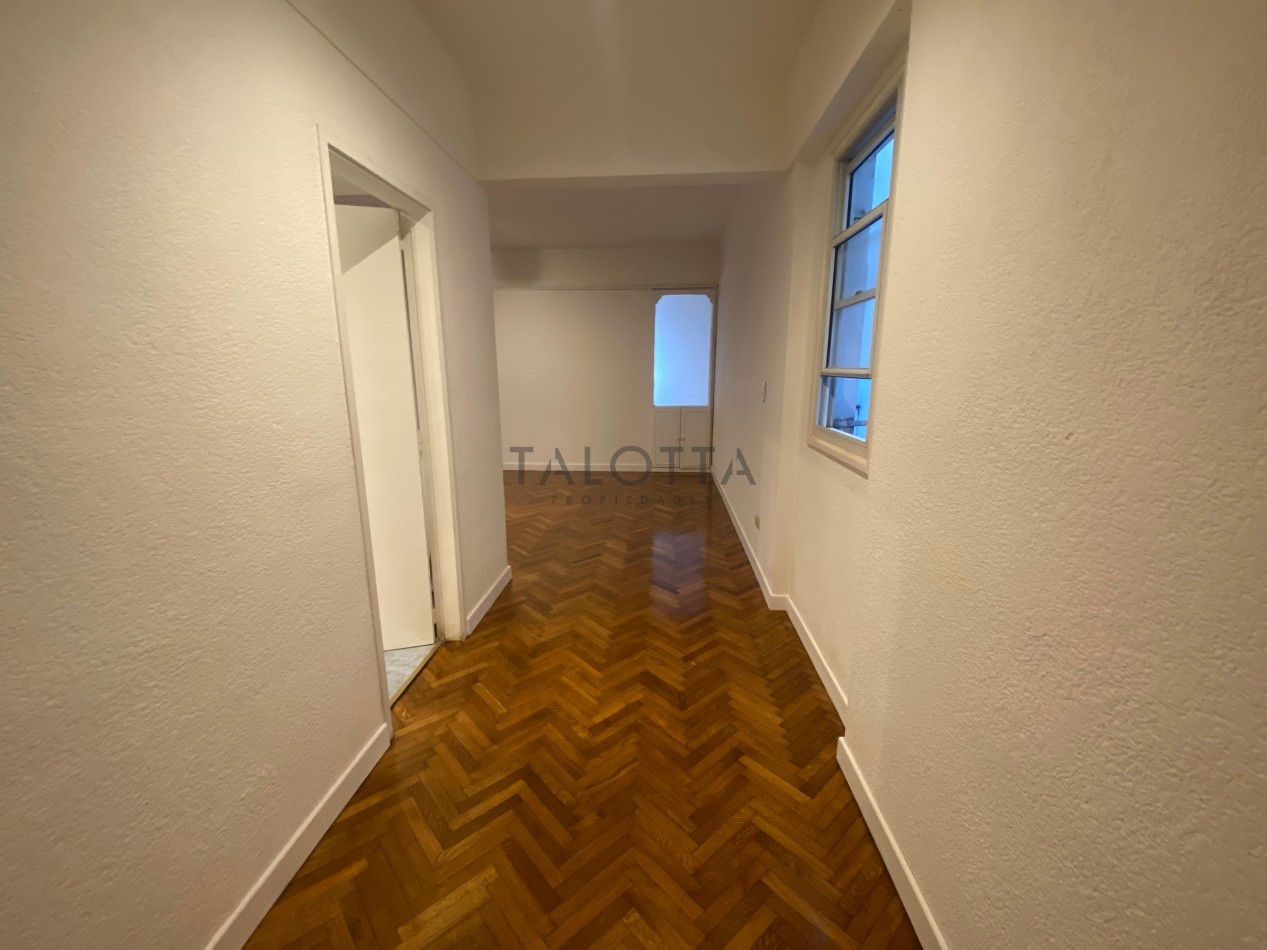 Departamento 4 ambientes con dependencia al frente 