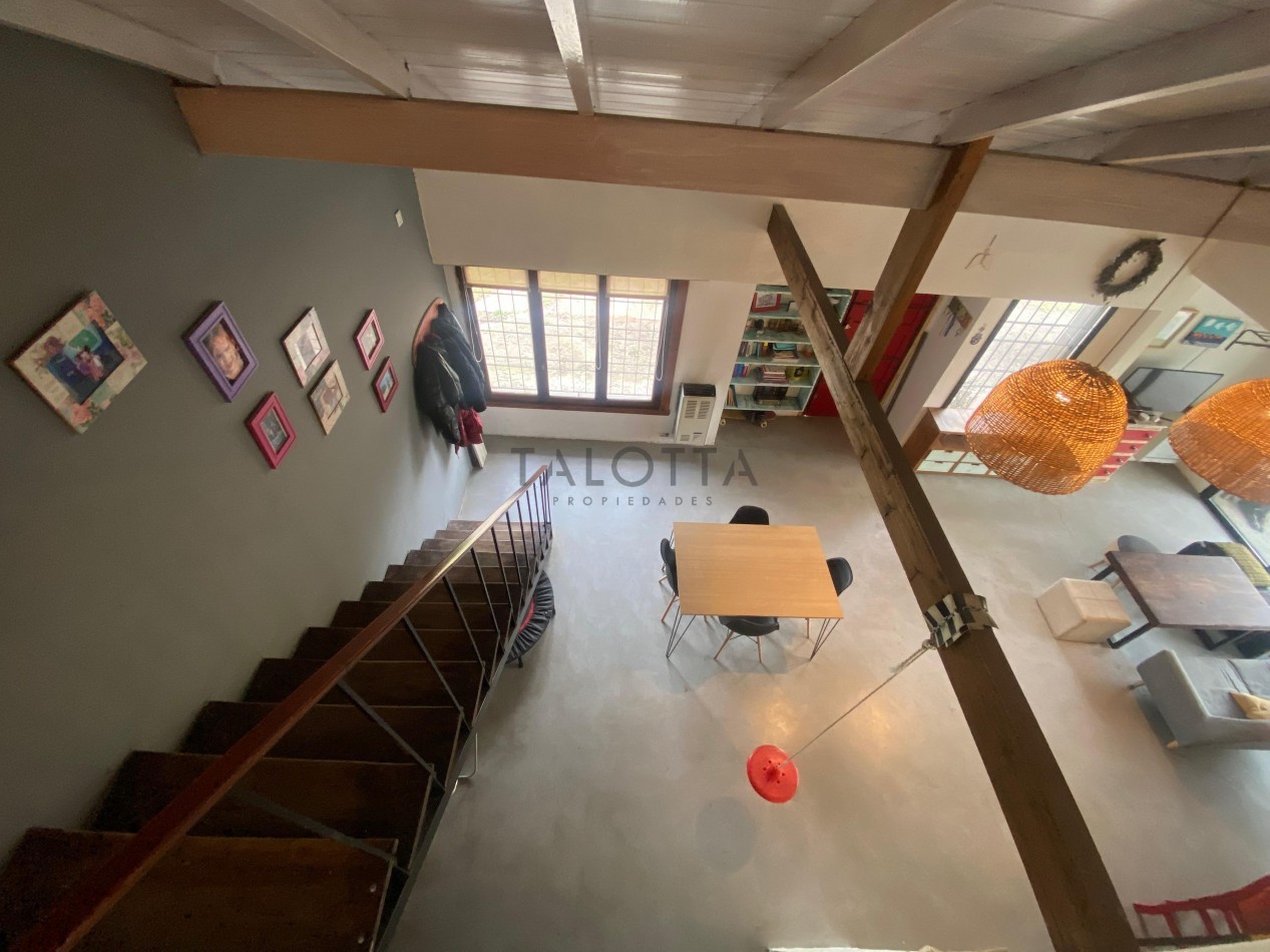 Casa 4 ambientes con parque en Alfar  