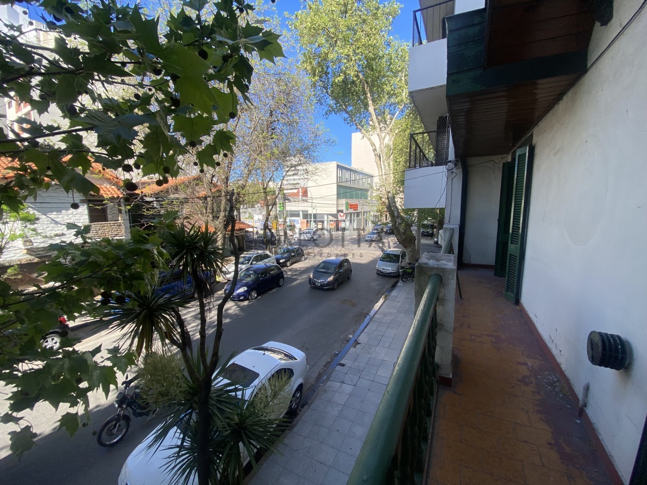 Oficinas + locales comerciales en block 