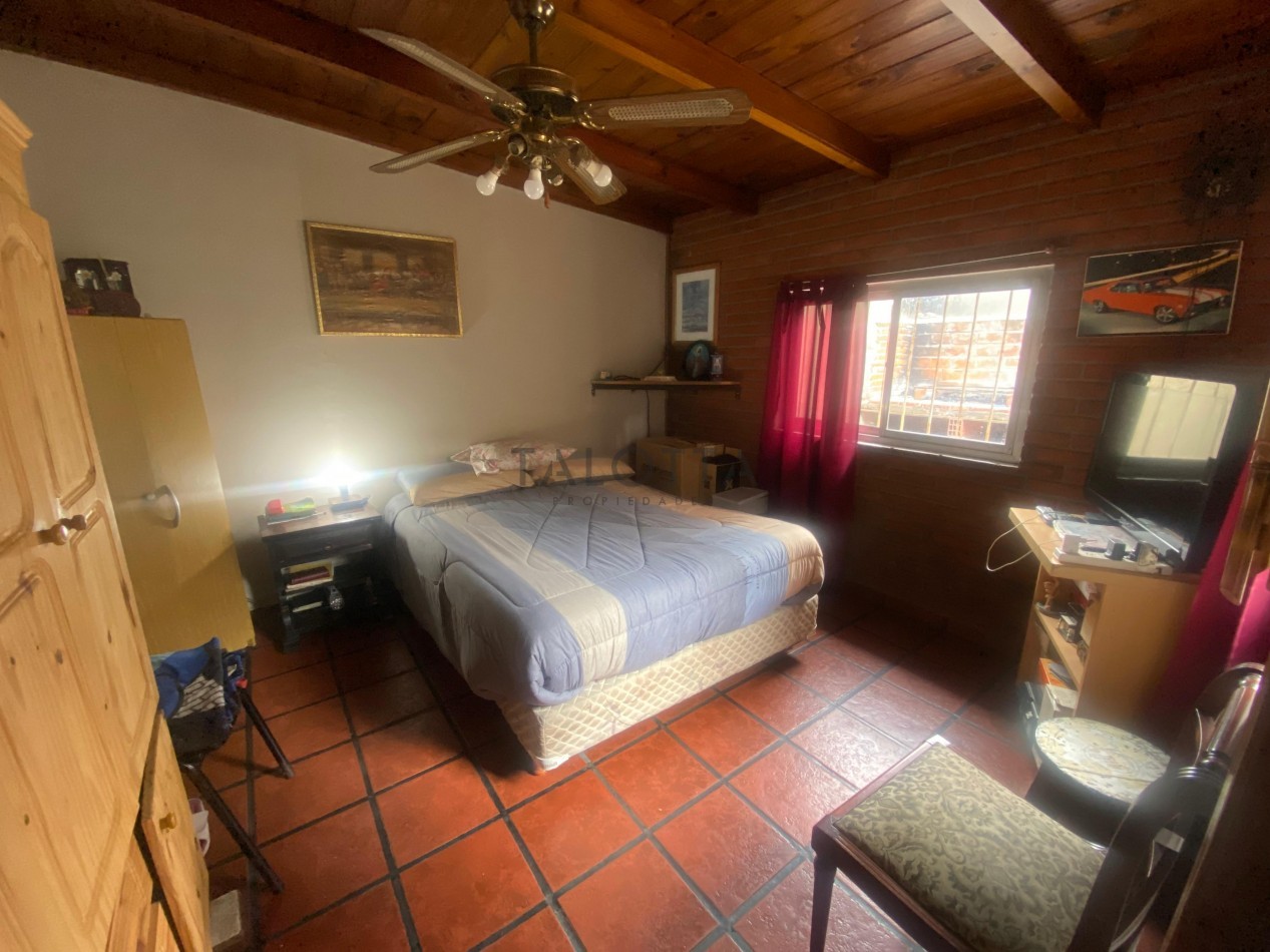 Departamento 4 ambientes al frente con balcon y terraza 