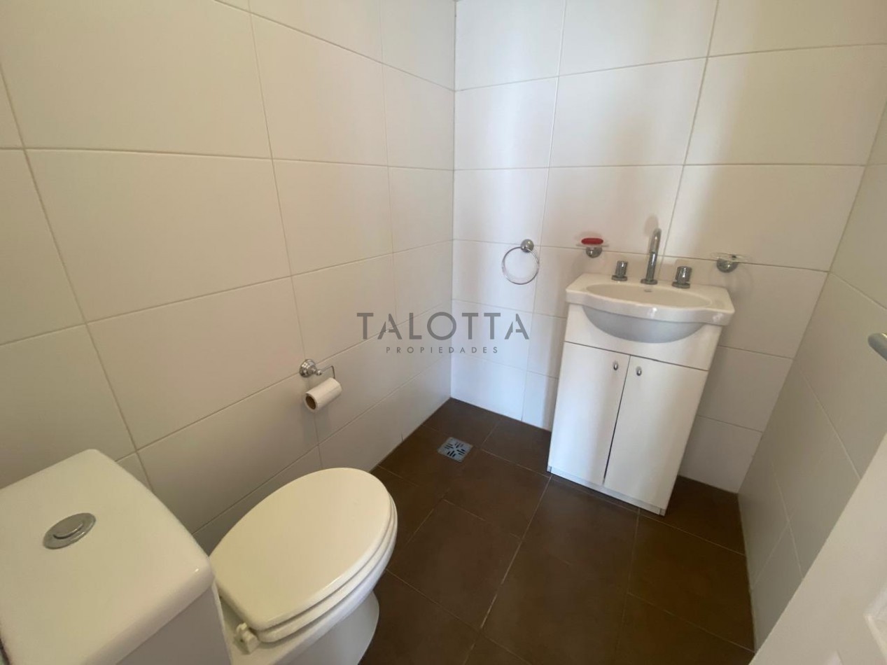 Departamento semipiso 2 ambientes al frente con balcon 
