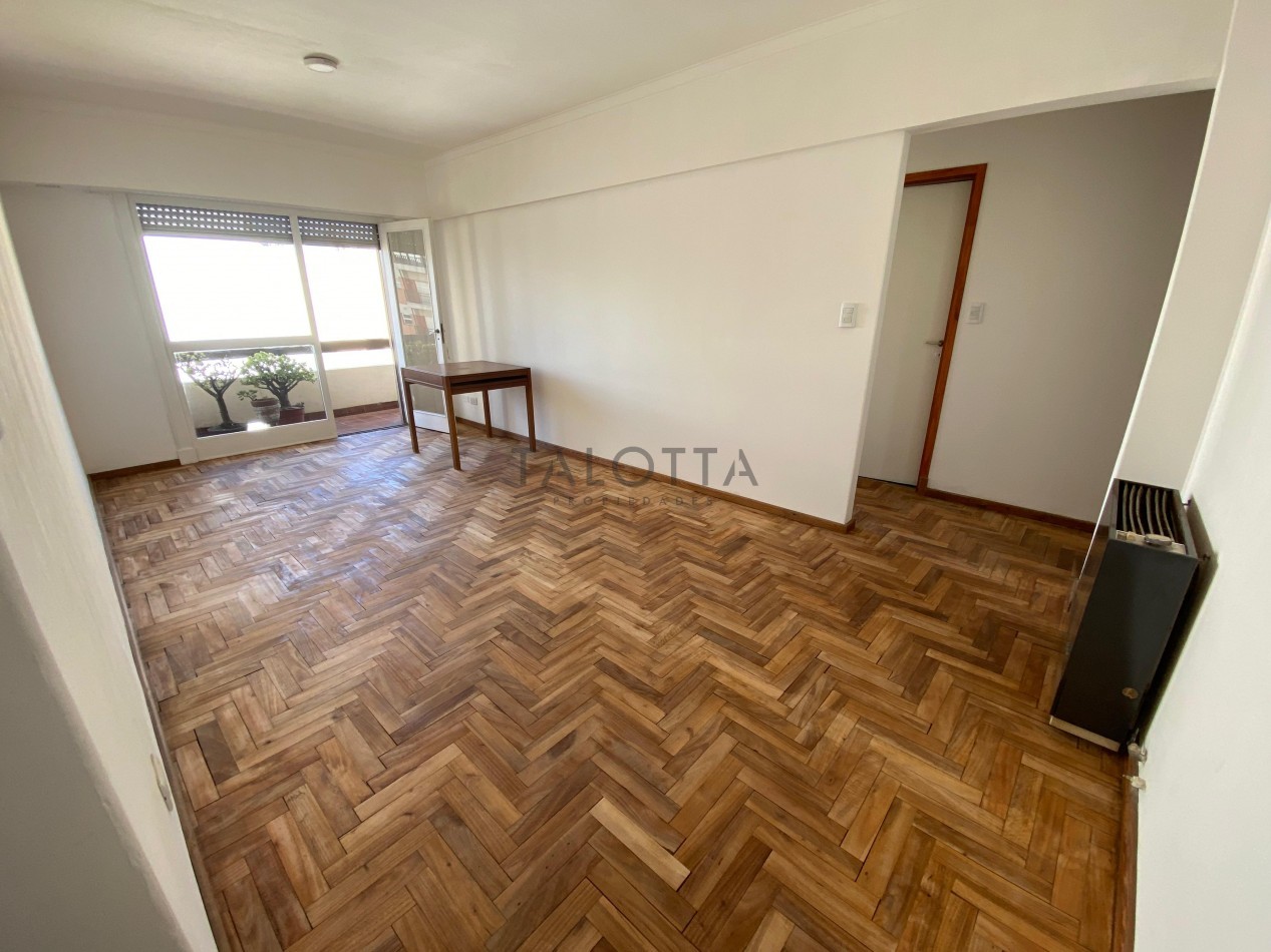 Departamento 4 Ambientes al frente con cochera y baulera Plaza Mitre 