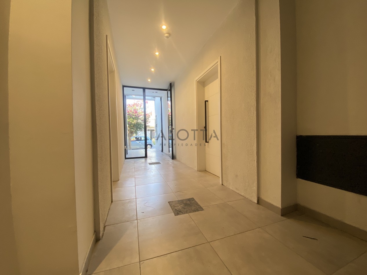 Departamento 2 Ambientes a estrenar con patio y parrilla  