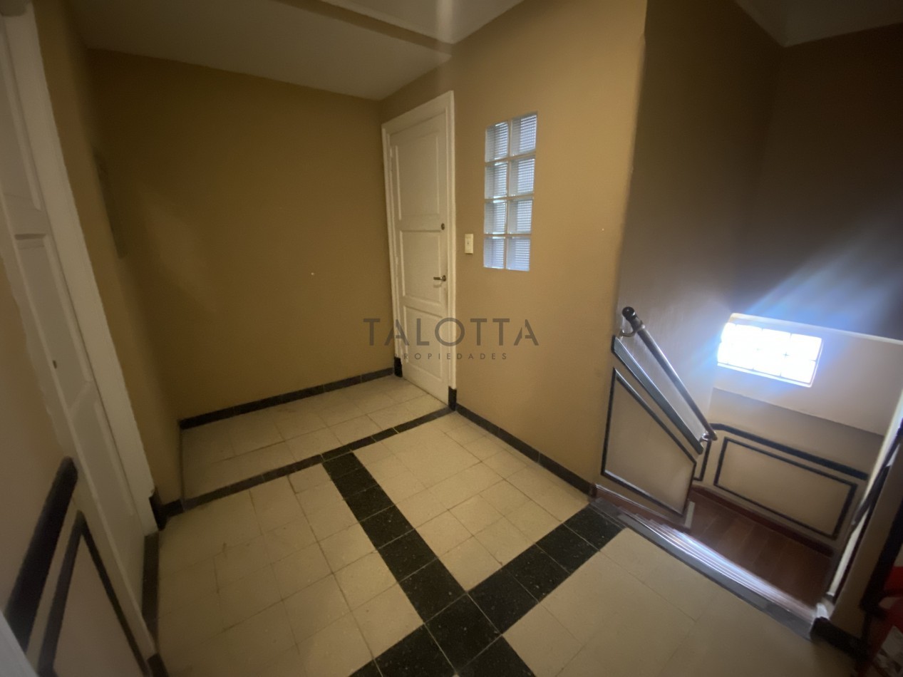 Oficinas + locales comerciales en block 