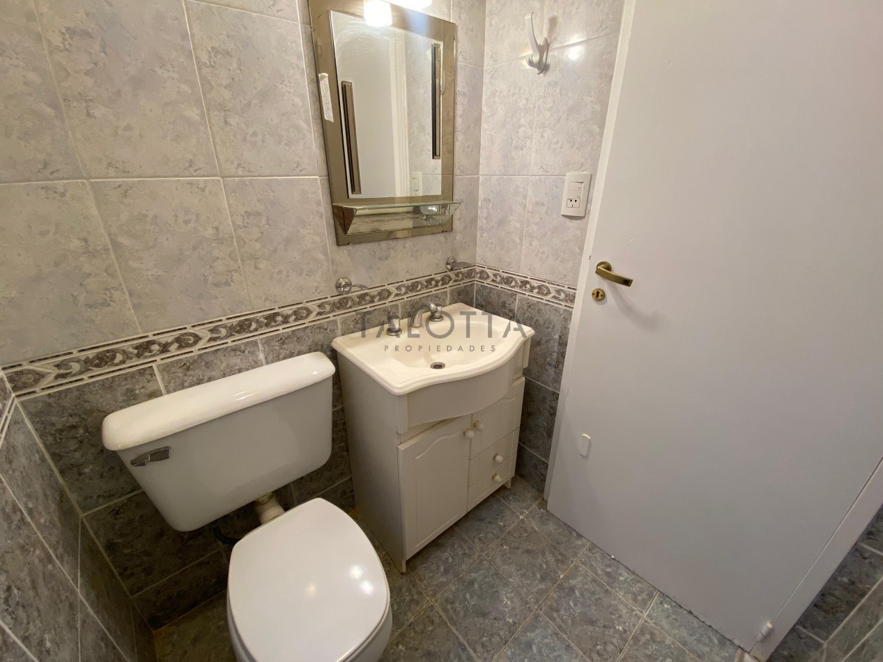 Departamento 4 ambientes con dependencia al frente 