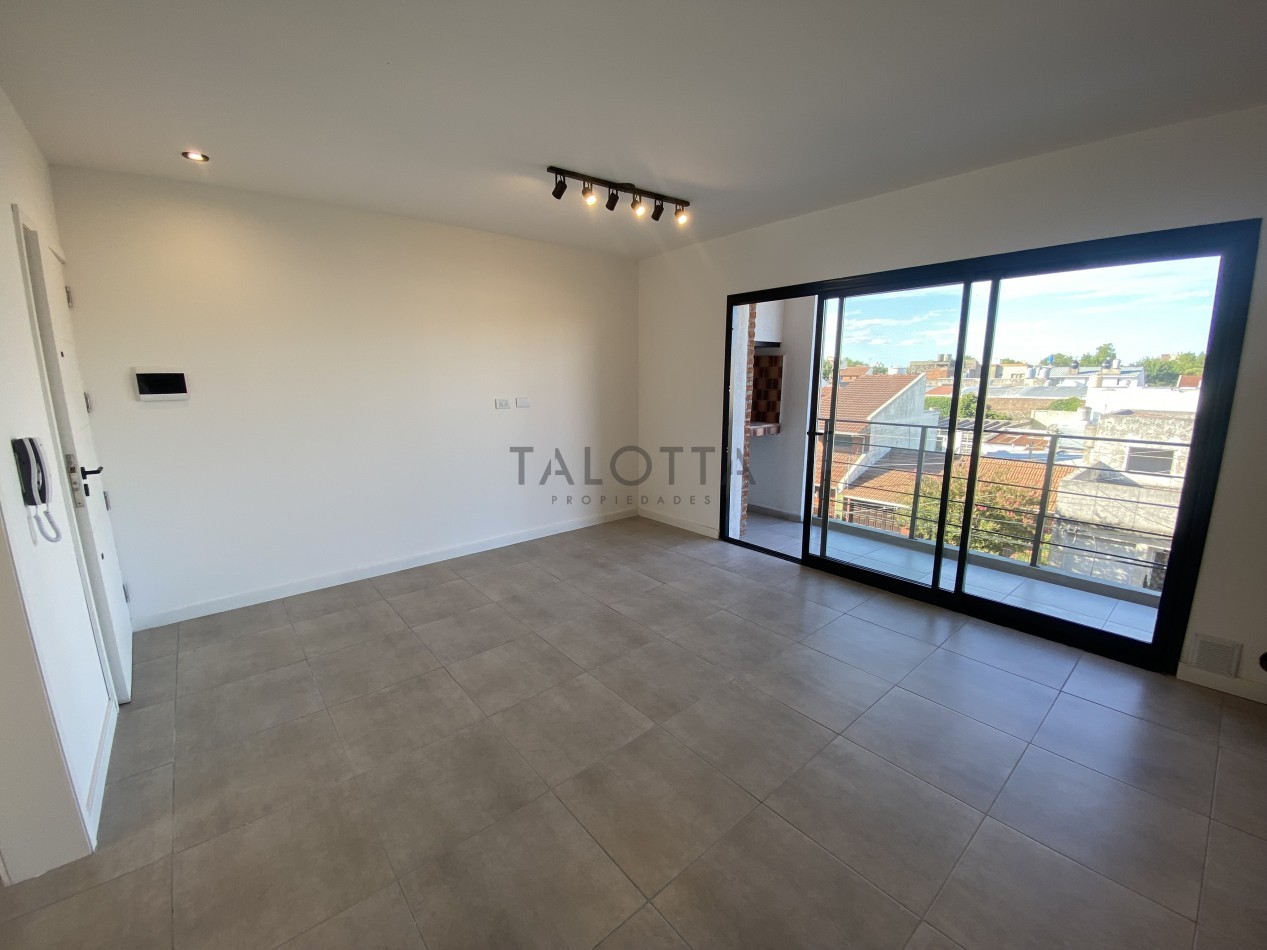 Departamento 2 ambientes a estrenar con balcon al frente 
