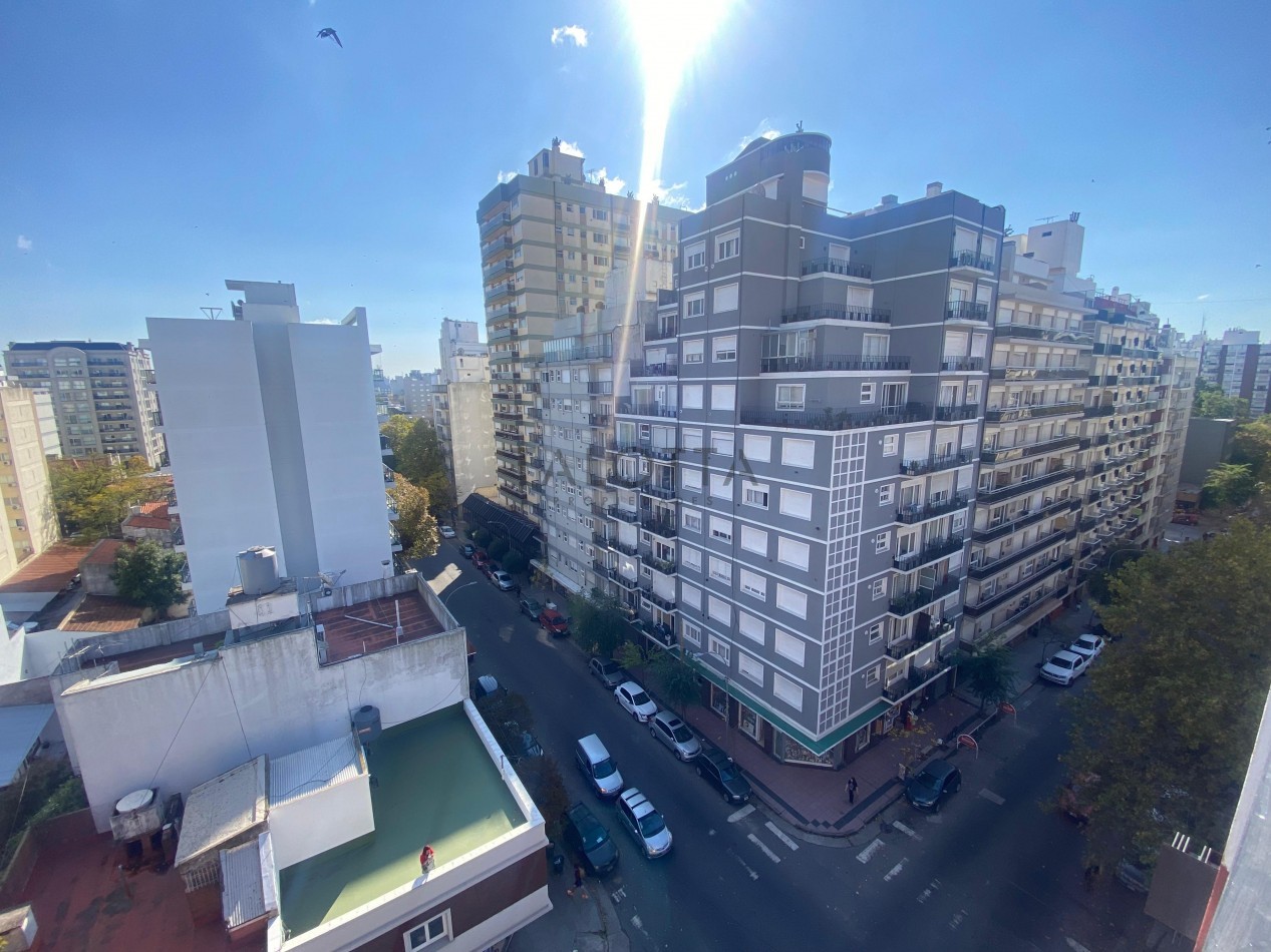 Departamento 2 ambientes al frente con balcon amoblado