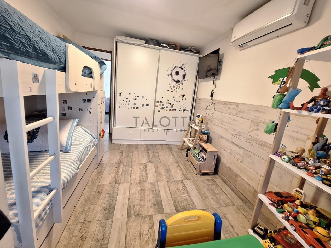 CASA 4 AMBIENTES CON PARQUE 