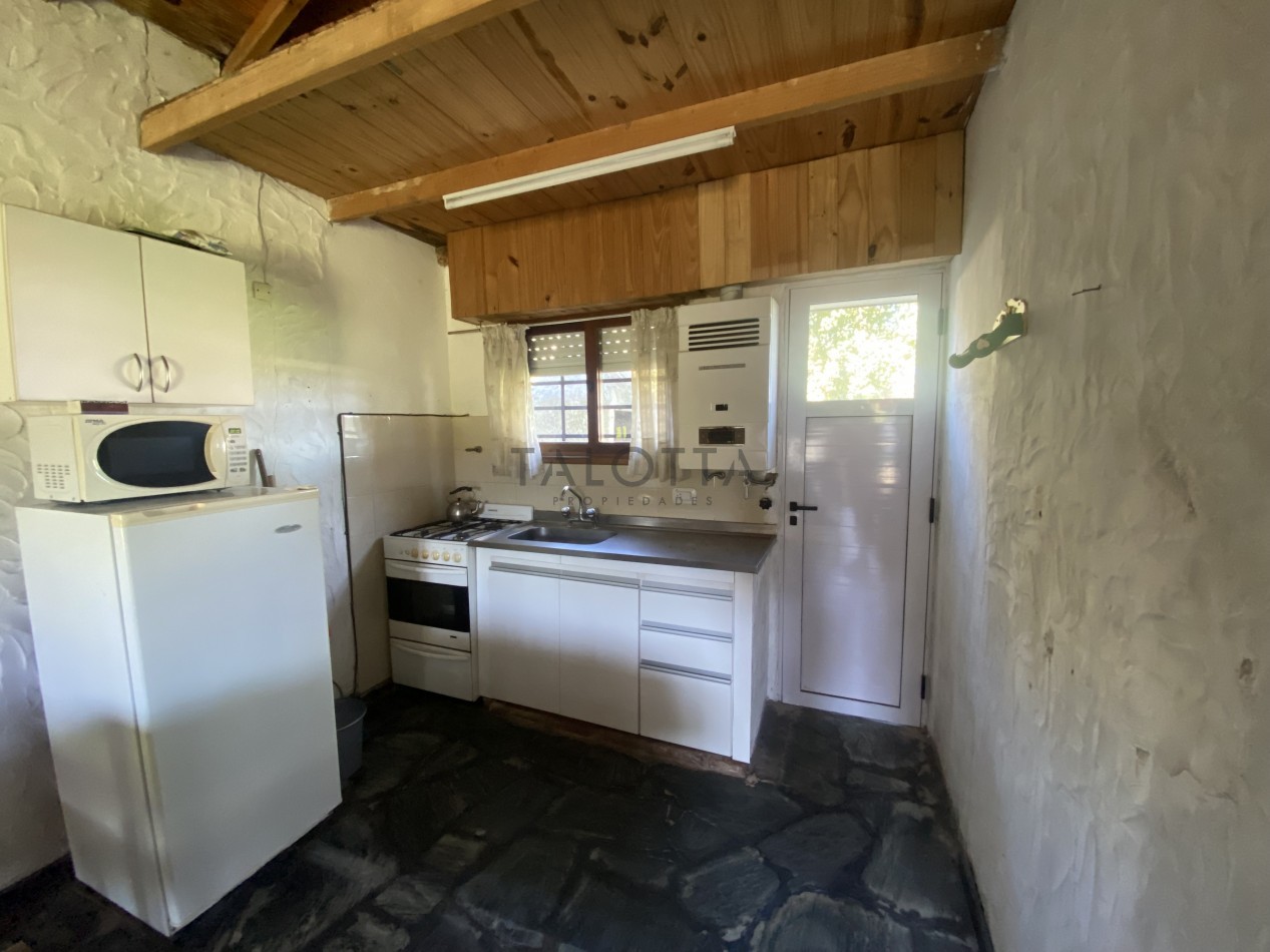 Casa 3 ambientes con parque 