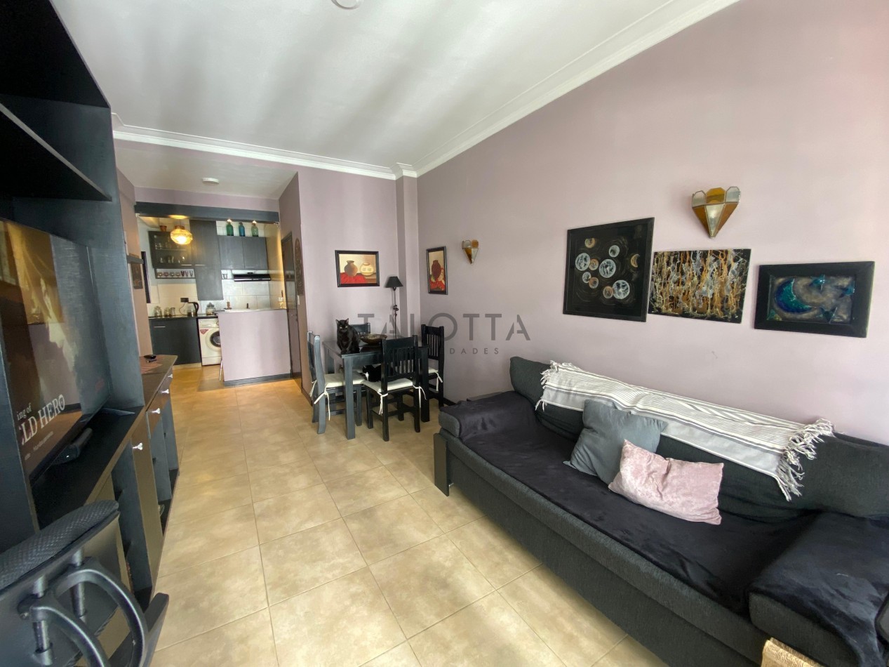 Departamento 3 ambientes con balcon reciclado Plaza Colon 