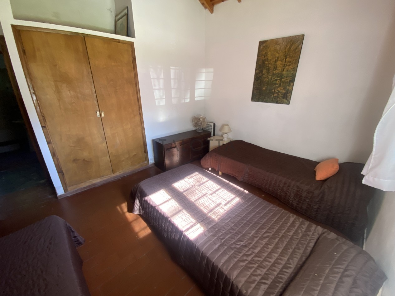 Casa 3 ambientes con parque 