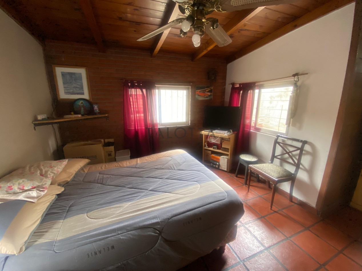 Departamento 4 ambientes al frente con balcon y terraza 