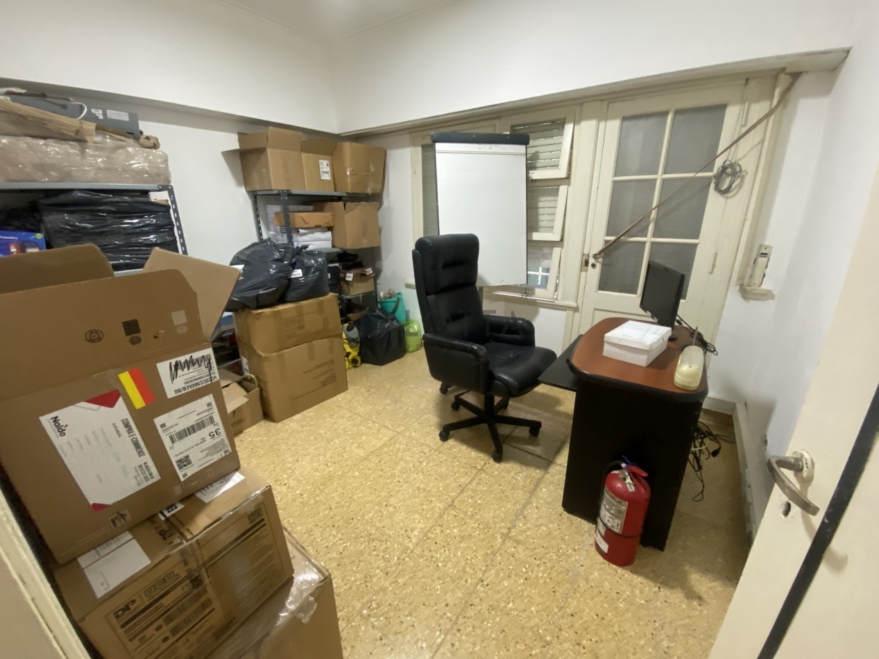 Casa 5 ambientes con gran parque barrio Santa Cecilia a una cuadra de la costa 