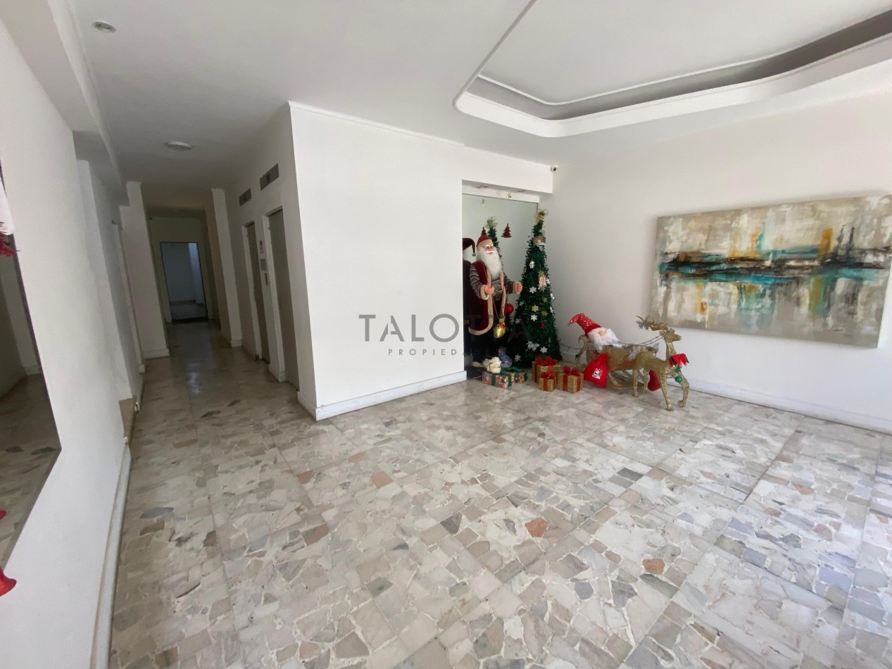 Departamento 2 ambientes con patio 