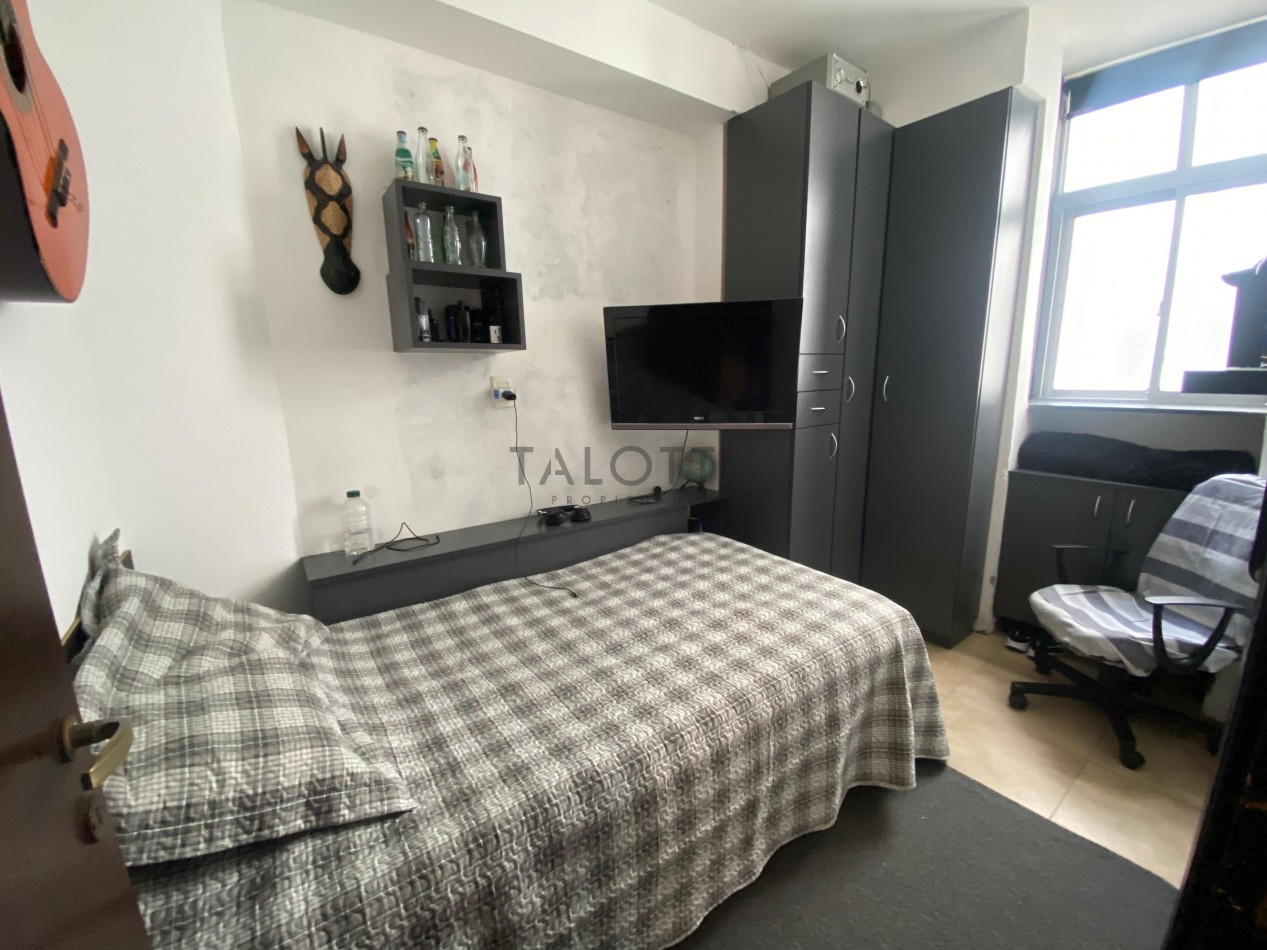 Departamento 3 ambientes con balcon reciclado Plaza Colon 