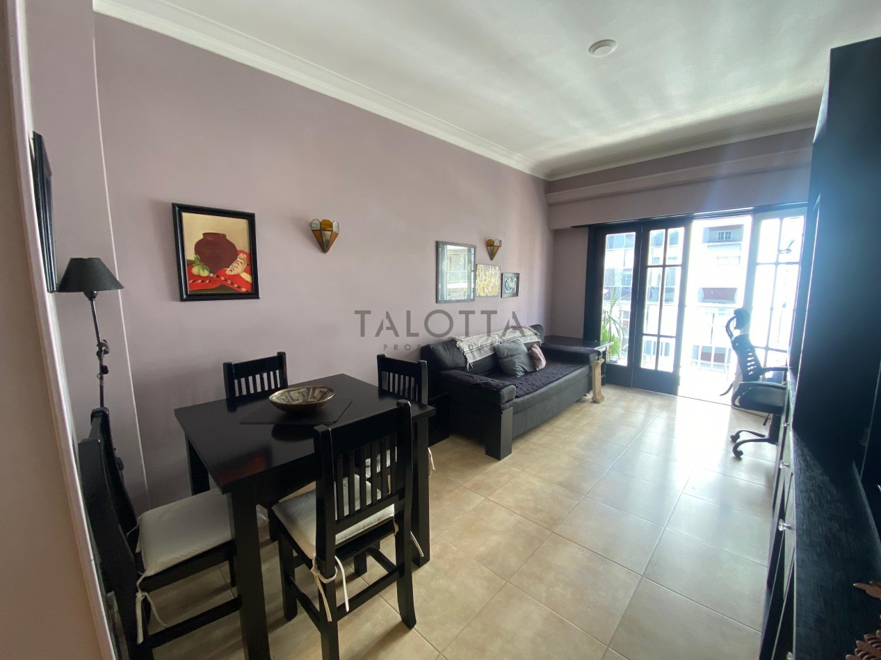 Departamento 3 ambientes con balcon reciclado Plaza Colon 