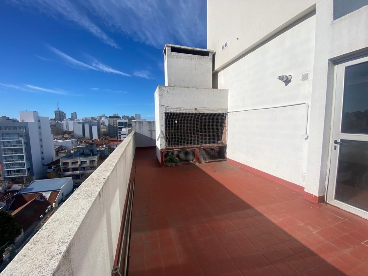 Departamento semipiso 2 ambientes al frente con balcon 