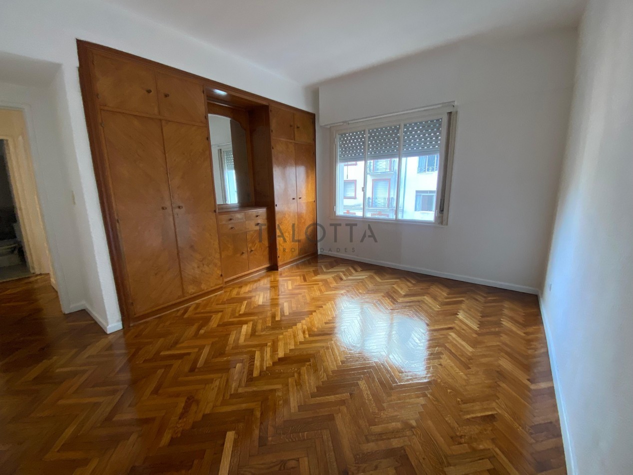 Departamento 4 ambientes con dependencia al frente 