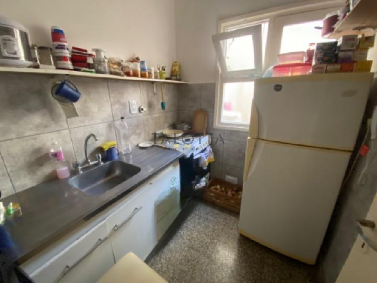 Departamento 2 ambientes con patio 