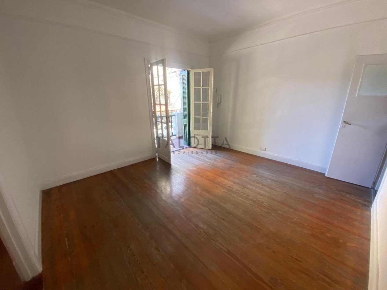 Alquiler oficina 3 ambientes  al frente con balcon - Plaza Mitre 