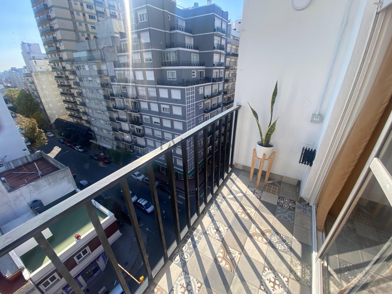 Departamento 2 ambientes al frente con balcon amoblado
