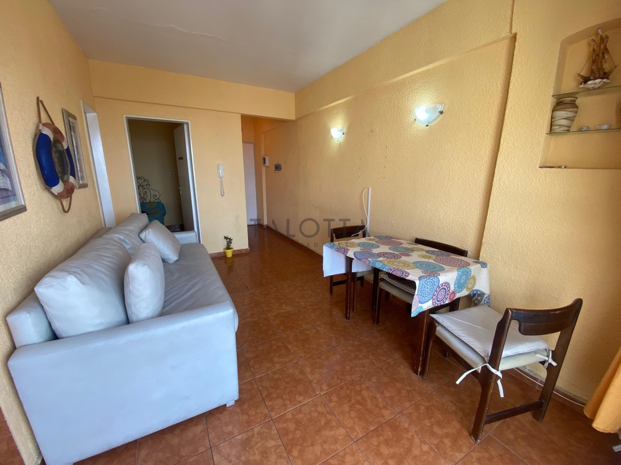 Departamento 2 ambientes con balcon vista al mar y cochera 