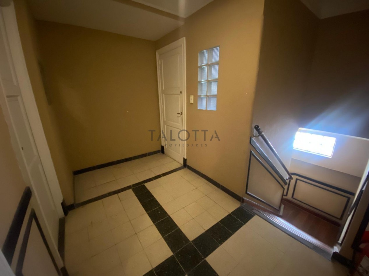 Alquiler oficina 3 ambientes  al frente con balcon - Plaza Mitre 