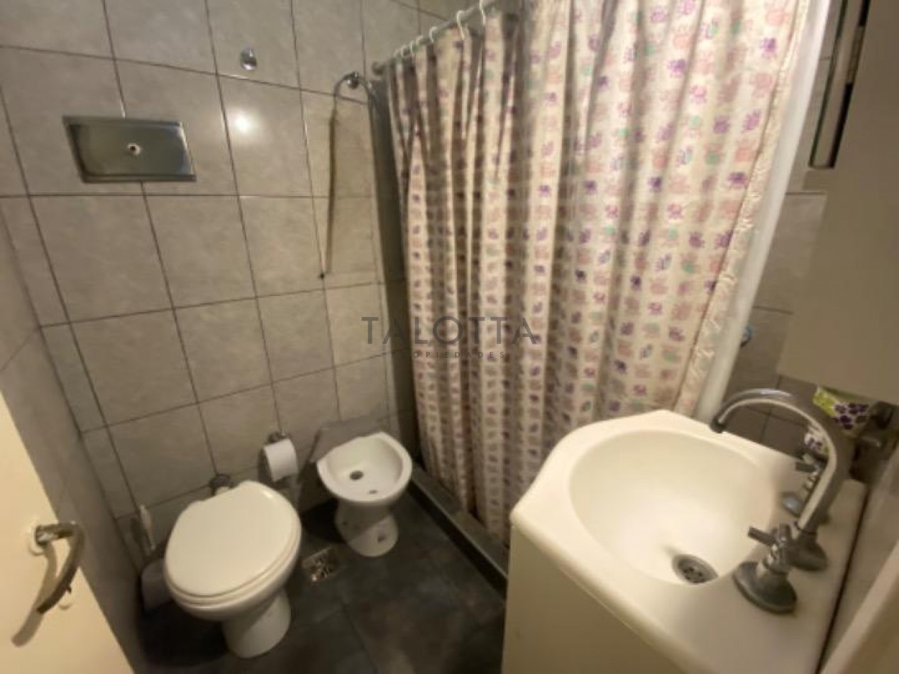 Departamento 2 ambientes con patio 